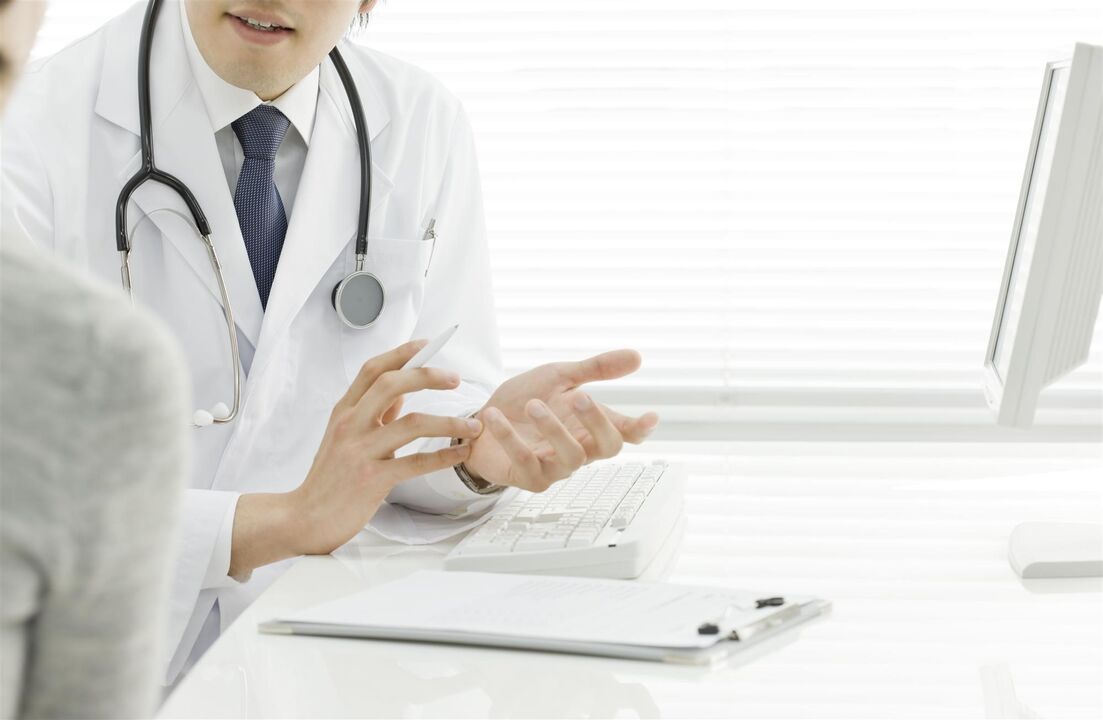 Đi khám bác sĩ nếu có giun trong cơ thể